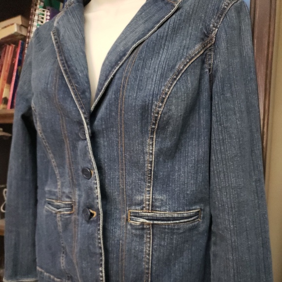 Jean's Jacket - Picture 4 of 4